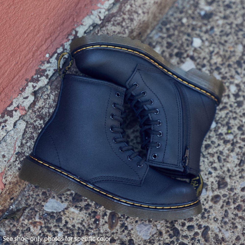 Doc deals martens black kids