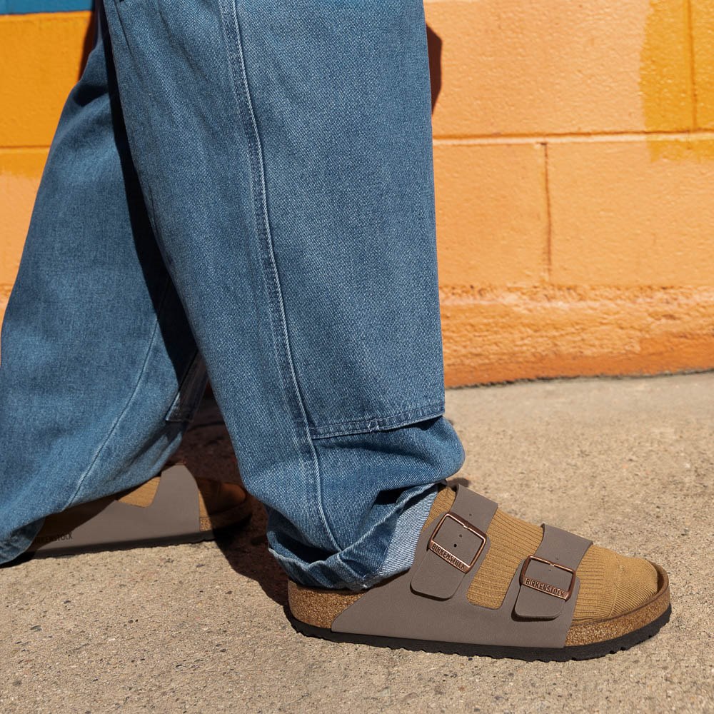 Mens Birkenstock Arizona Sandal - Mocha | Journeys