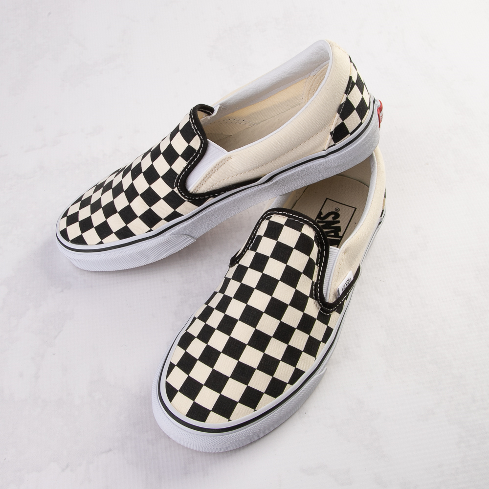 Commander Spectacle equal Vans Slip-On Checkerboard Skate Shoe - Black / White | Journeys