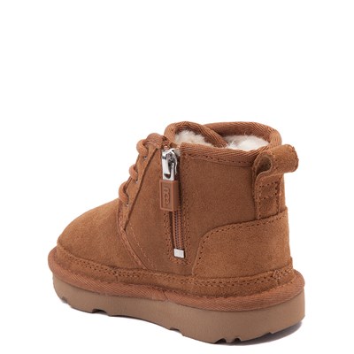 boy uggs