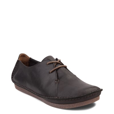 clarks wallabees journeys