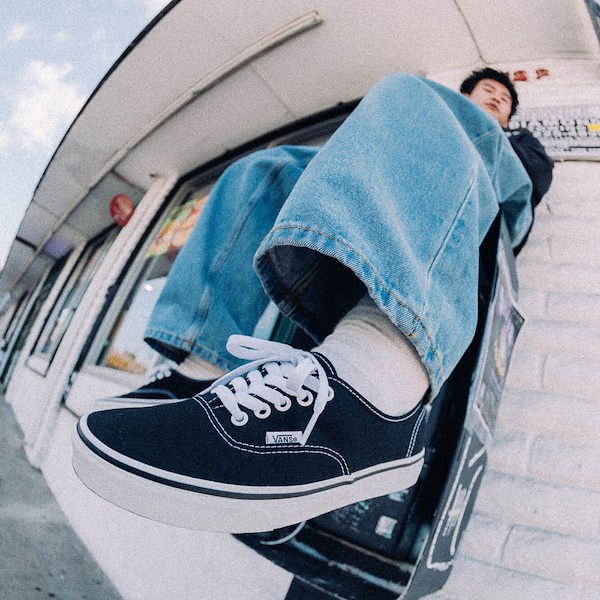 alternate view Vans Authentic Skate Shoe - BlackALT1B