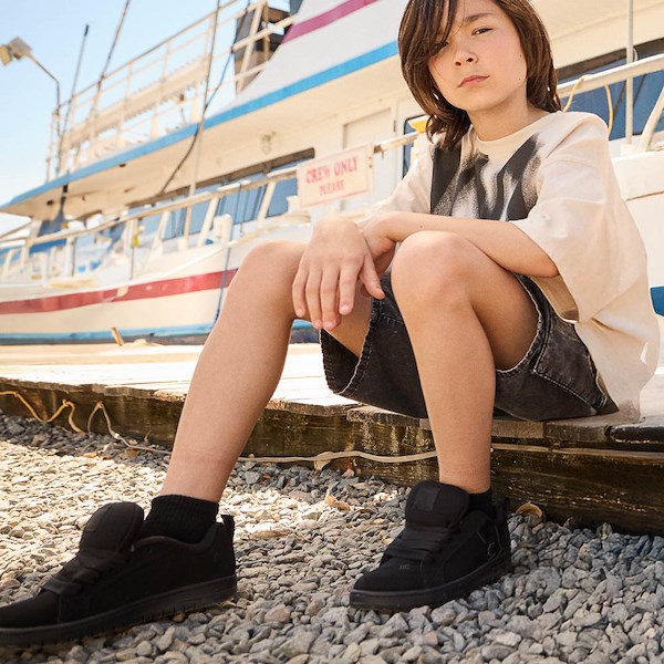 alternate view DC Court Graffik Skate Shoe - Little Kid / Big Kid - Black MonochromeALT1B