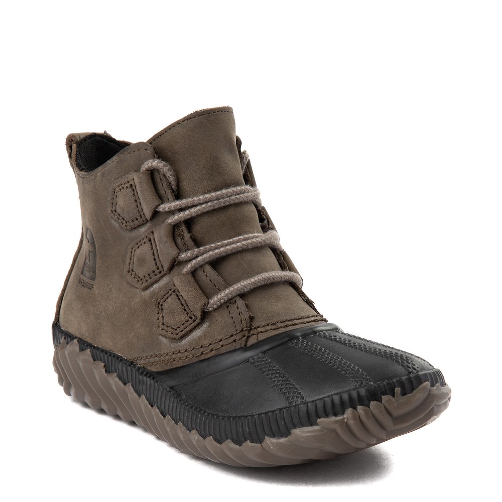 sorel women's out n about leather snow boot