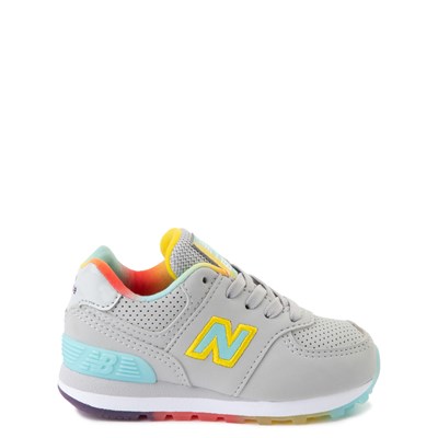 New Balance Shoes for Men & Women | Journeys