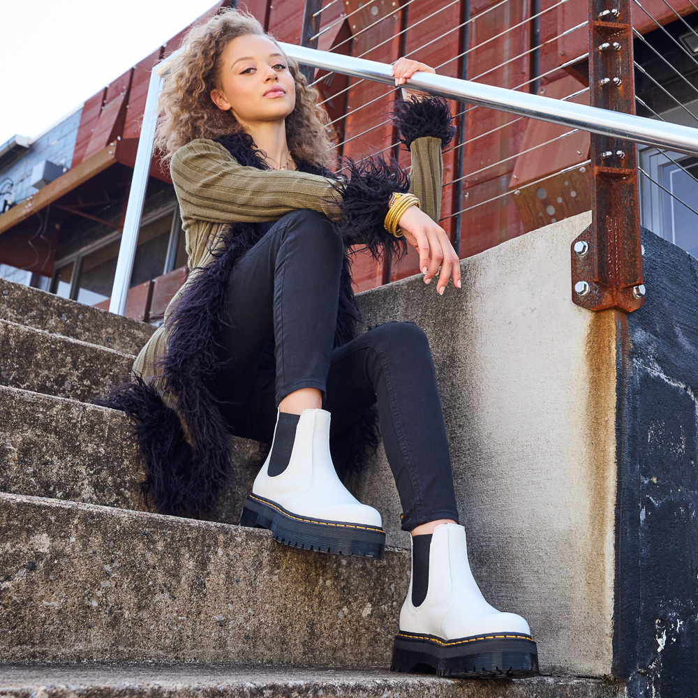 2976 smooth leather platform chelsea boots white