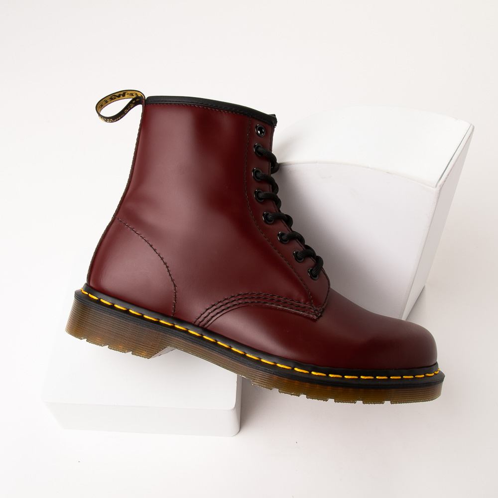 Rationeel verjaardag kam Dr. Martens 1460 8-Eye Boot - Cherry Red | Journeys