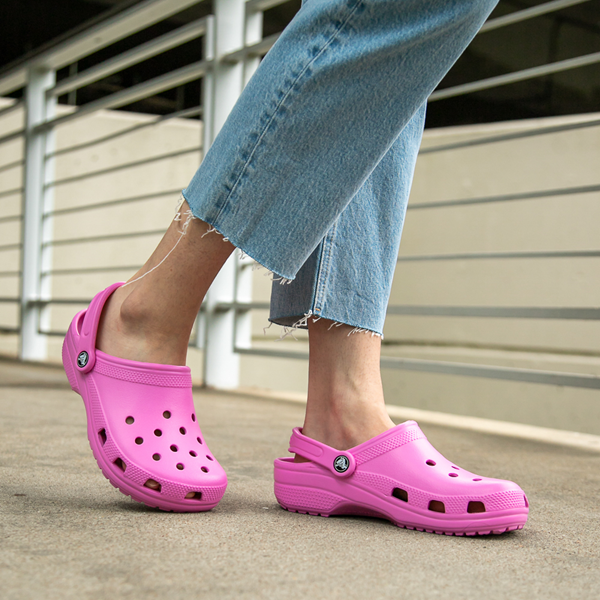 Crocs Classic Clog - Pink | Journeys