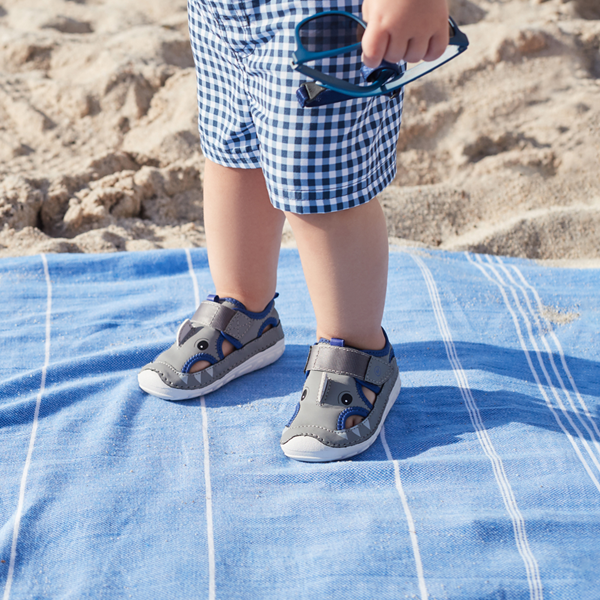 stride rite squeaky shoes