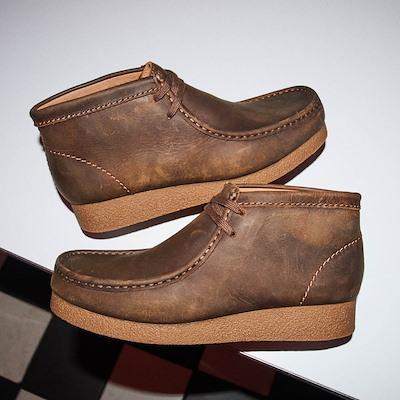 Mens Clarks Wallabee EVO Chukka Boot - Beeswax | Journeys display picture 3