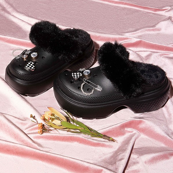 Fur lined crocs canada online