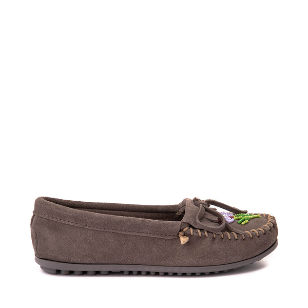 Minnetonka moccasins hot sale store locator