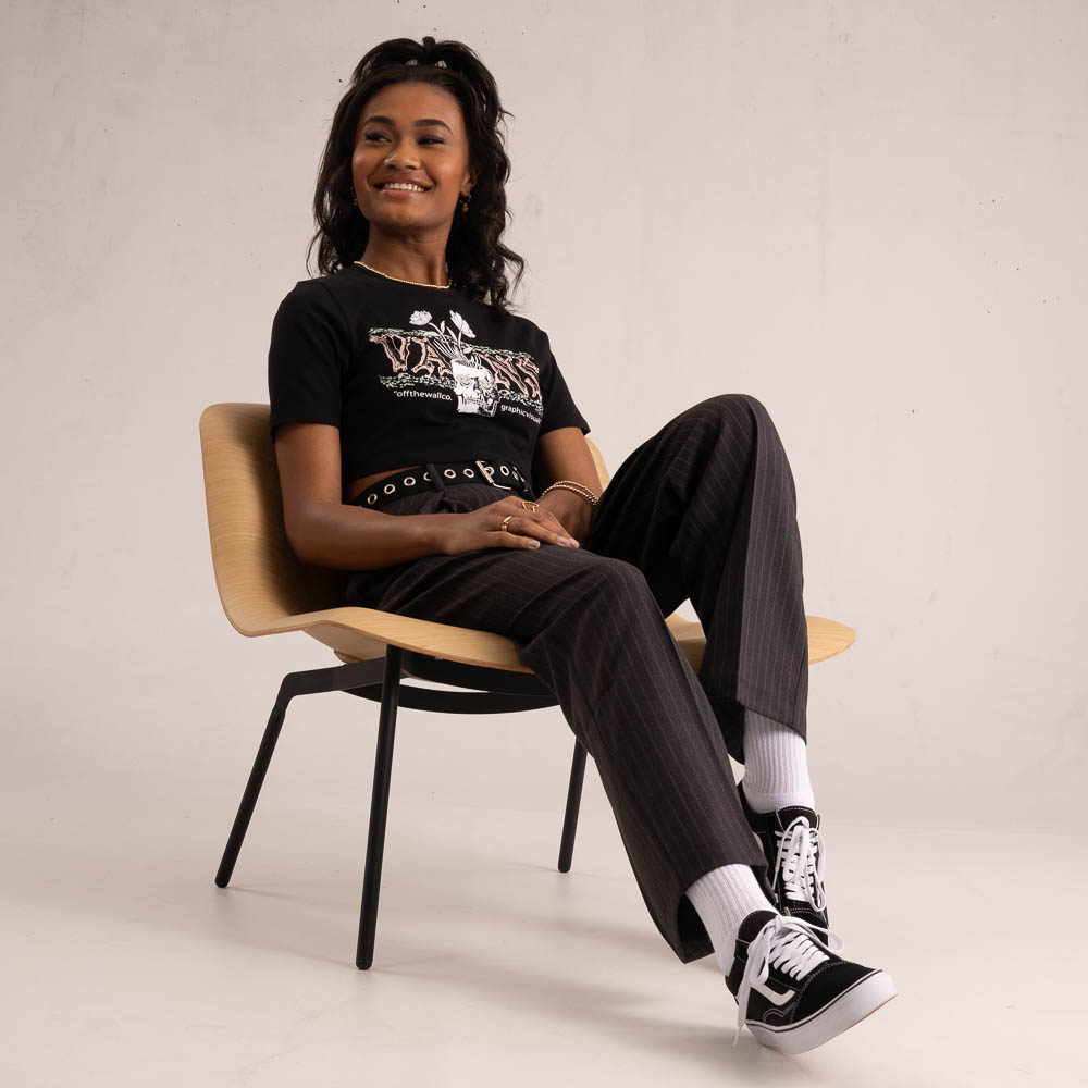 【おすすめアイテム】VANS Logo Crop Black T-Shirt Womens Vans Growing Ideas Crop Tee - Black | Journeys