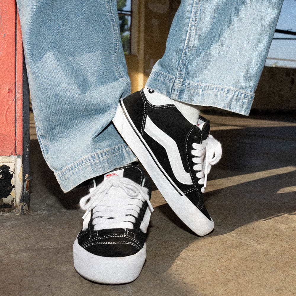 Vans Knu Mid Skate Shoe - Black / True White | Journeys