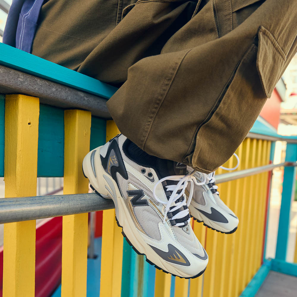 New Balance 725V1 Athletic Shoe - Gray Matter / White / Black | Journeys