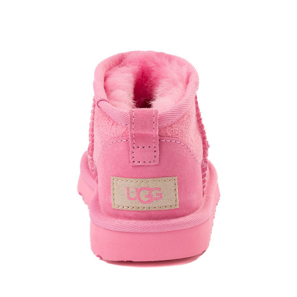 UGG outlet Big Kids Classic Short Serein Pink boots Size 6.