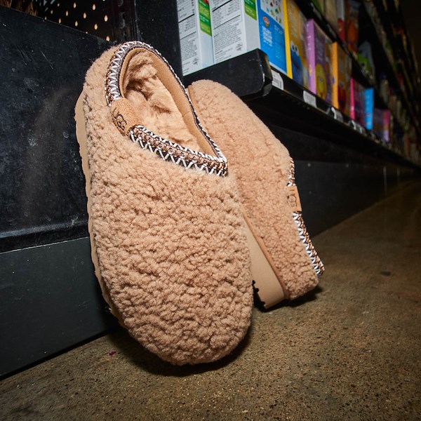 alternate view Womens UGG® Tasman Maxi Curly Slipper - ChestnutHERO