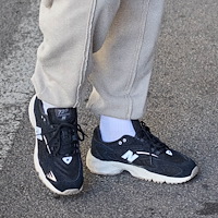 New Balance 725V1 Athletic Shoe - Black / Silver Metallic