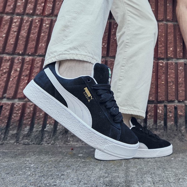 Mens puma suede black and white best sale