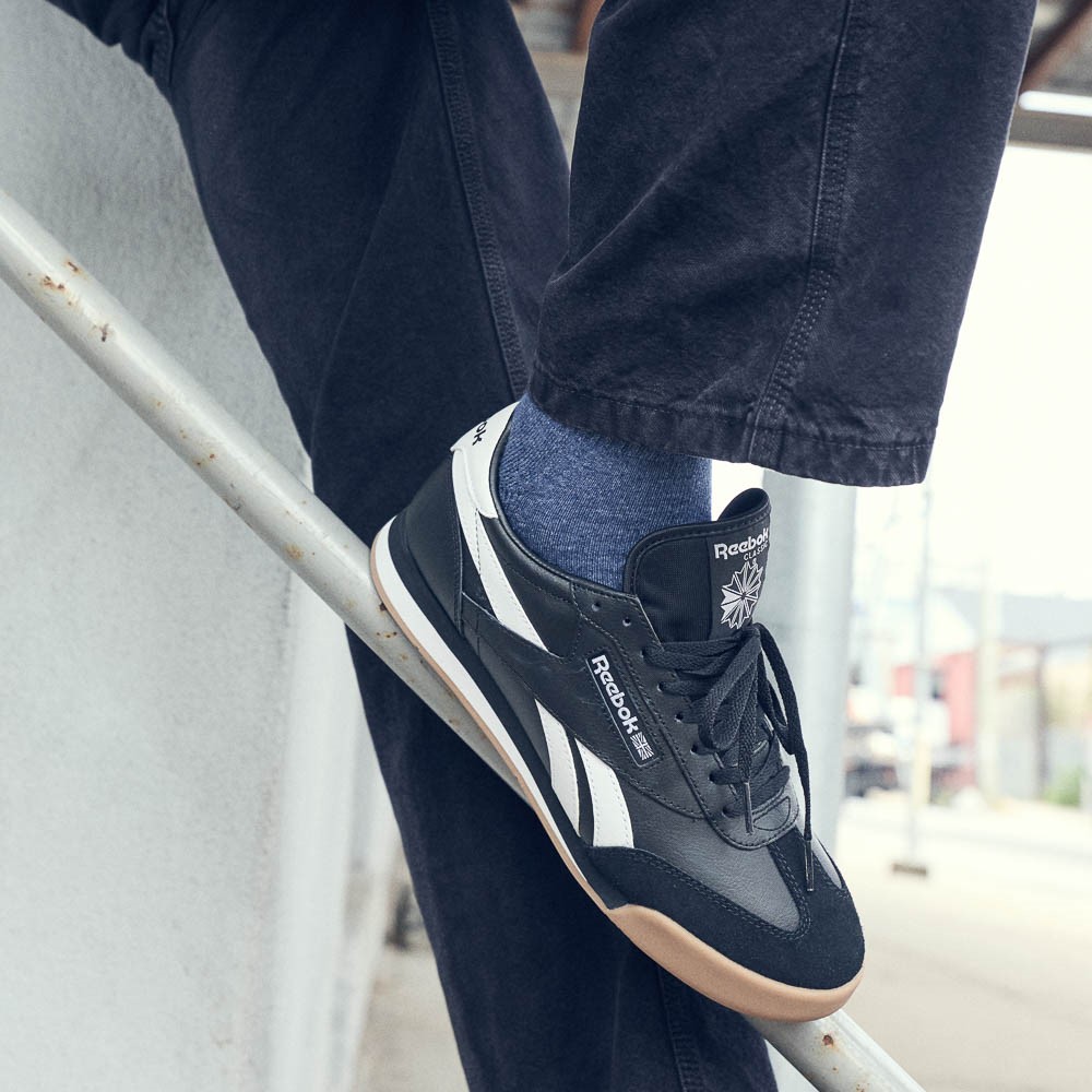 【関税込み】Reebok Classics ブラック Campio XT スニーカー Reebok Campio XT Athletic Shoe - Black / White / Gum | Journeys