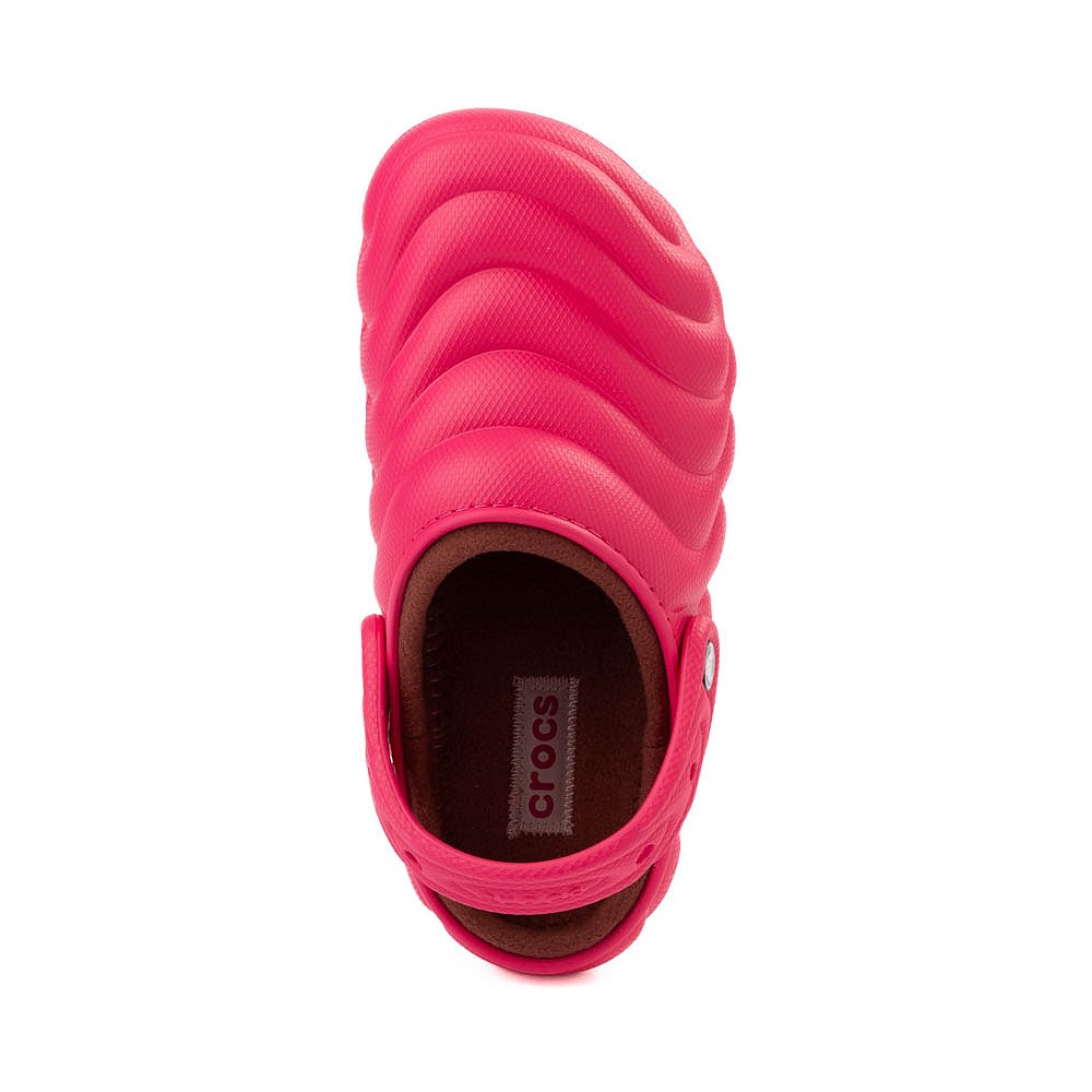 Crocs Classic Lined Overpuff Clog - Dragonfruit | Journeys