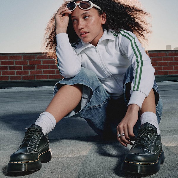 alternate view Womens Dr. Martens Buzz 5-Eye Platform Casual Shoe - BlackALT1B