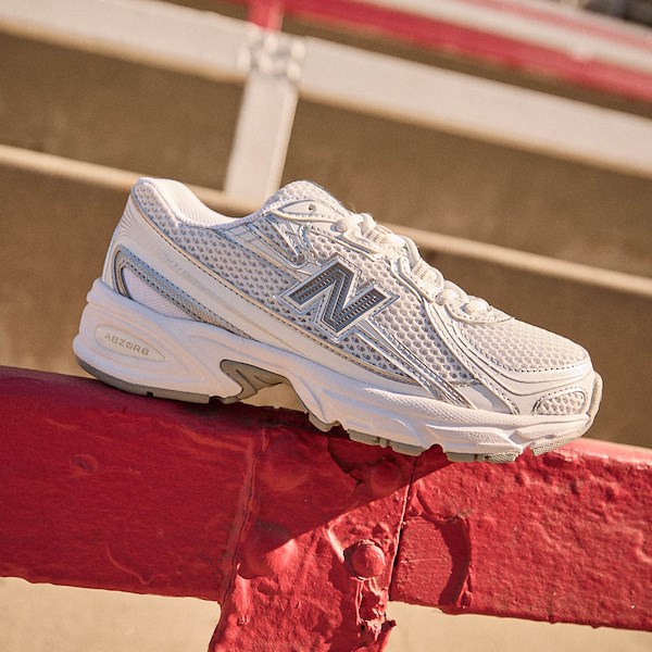 New Balance 740 Athletic Shoe - Big Kid - White / Silver Metallic
