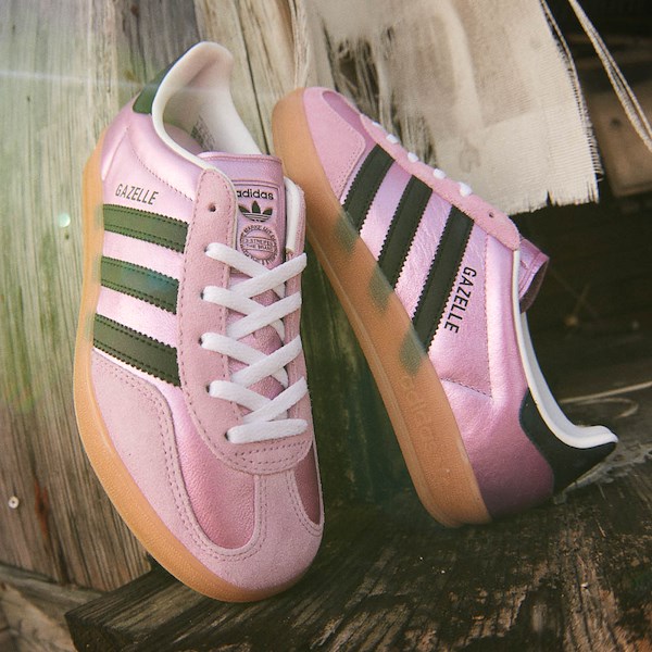 alternate view Womens adidas Gazelle Indoor Athletic Shoe - Metallic Bliss Lilac / Black / GumHERO