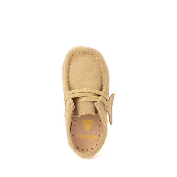 alternate view Clarks Wallabee Low Boot - Toddler - MapleALT2