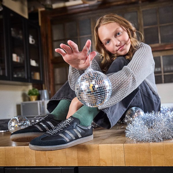 alternate view adidas Samba OG Athletic Shoe - Big Kid - Core Black / Core Black / Silver MetallicALT1B