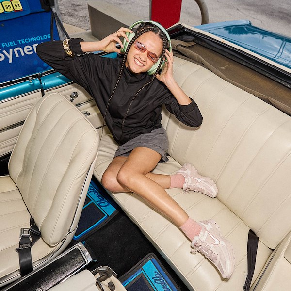 alternate view Womens Nike Zoom Vomero 5 Athletic Shoe - Silt Red / Red Stardust / Vast GreyALT1B