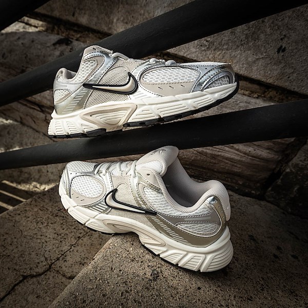 alternate view Womens Nike V5 RNR Athletic Shoe - Summit White / Sail / Black / Light Orewood BrownHERO