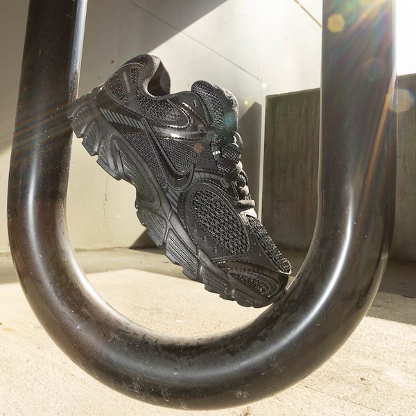 Womens Nike V5 RNR Athletic Shoe - Black / Anthracite