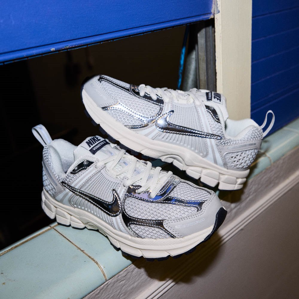 Nike Vomero 5 Athletic Shoe - Big Kid - Photon Dust / Gridiron