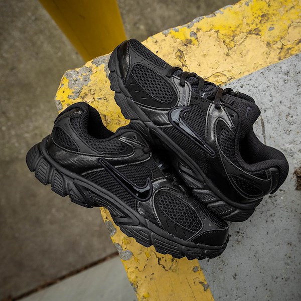 alternate view Nike V5 RNR Athletic Shoe - Little Kid - Black / Anthracite / BlackHERO