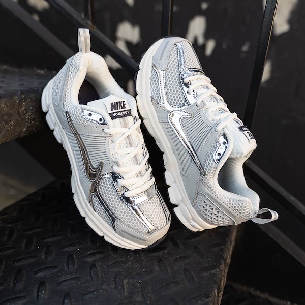 alternate view Nike Vomero 5 Athletic Shoe - Little Kid - Photon Dust / Gridiron / Sail / ChromeHERO