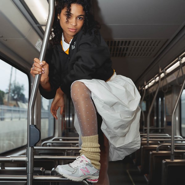 alternate view New Balance 860v2 Athletic Shoe - White / Pink HeatALT1B