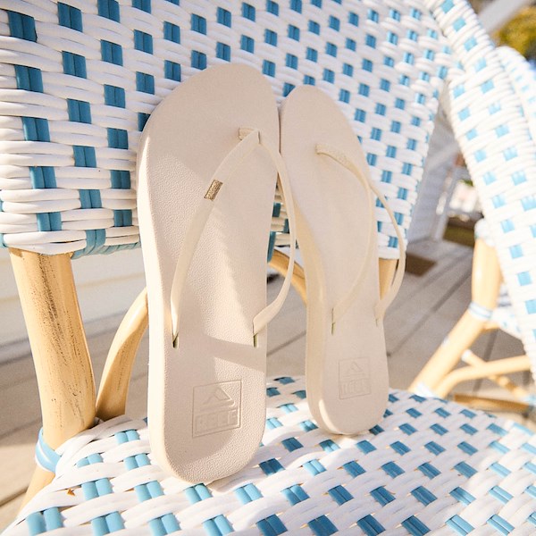 alternate view Womens Reef Cushion Slim Flip-Flop - VintageHERO