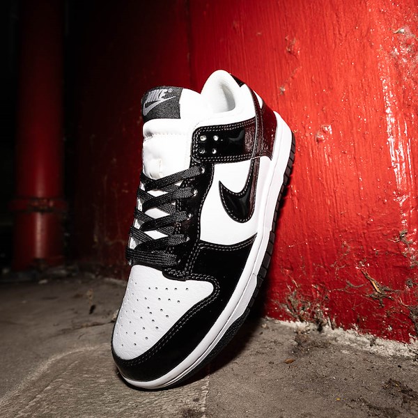 alternate view Womens Nike Dunk Low SE Athletic Shoe - White / Black / White / Metallic SilverHERO