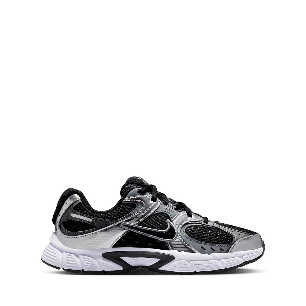 Nike V5 RNR Athletic Shoe - Big Kid - Black