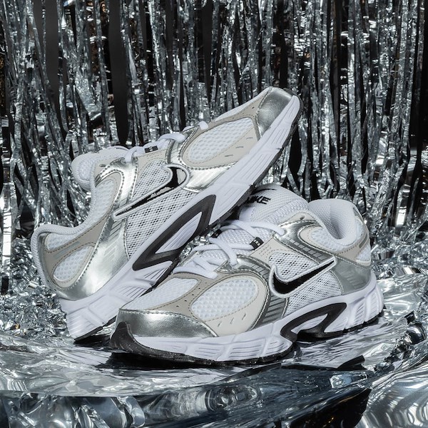 alternate view Nike V5 RNR Athletic Shoe - Big Kid - White / Black / GrayHERO