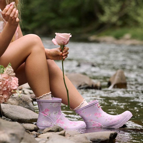 alternate view Womens Hunter x LoveShackFancy Play&trade; Short Rain Boot - Happy ThoughtsALT1C