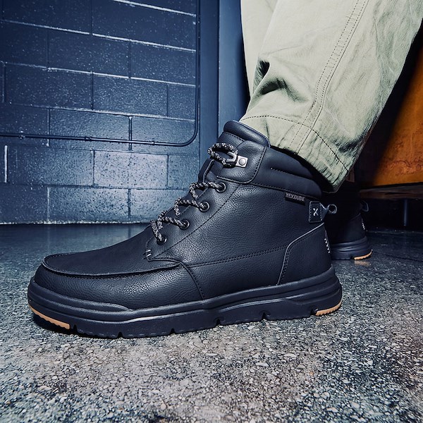 alternate view Mens HEYDUDE Bradley II Classic Boot - Black / BlackALT1C