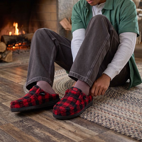 alternate view Mens HEYDUDE Wally Slipper Buffalo Plaid - Flame Scarlet / BlackALT1C