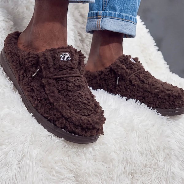 alternate view Mens HEYDUDE Wally Slipper - Mole BrownALT1C